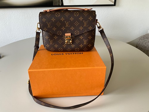 Borsa pochette monogramma